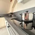 Appartement Forum Champagne Grand T2 Climatisé Vue Cathédrale Reims