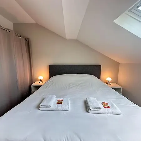 Forum Champagne Grand T2 Climatisé Vue Cathédrale *