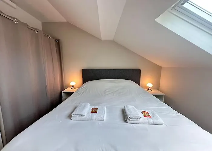 Forum Champagne Grand T2 Climatise Vue Cathedrale *