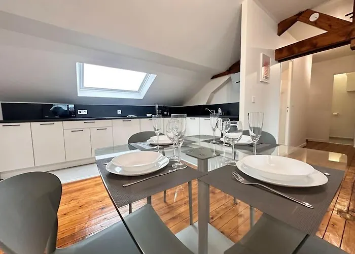 Forum Champagne Grand T2 Climatise Vue Cathedrale Reims